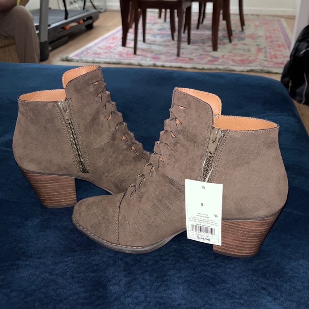 Mossimo supply co. boots brand new with tag.